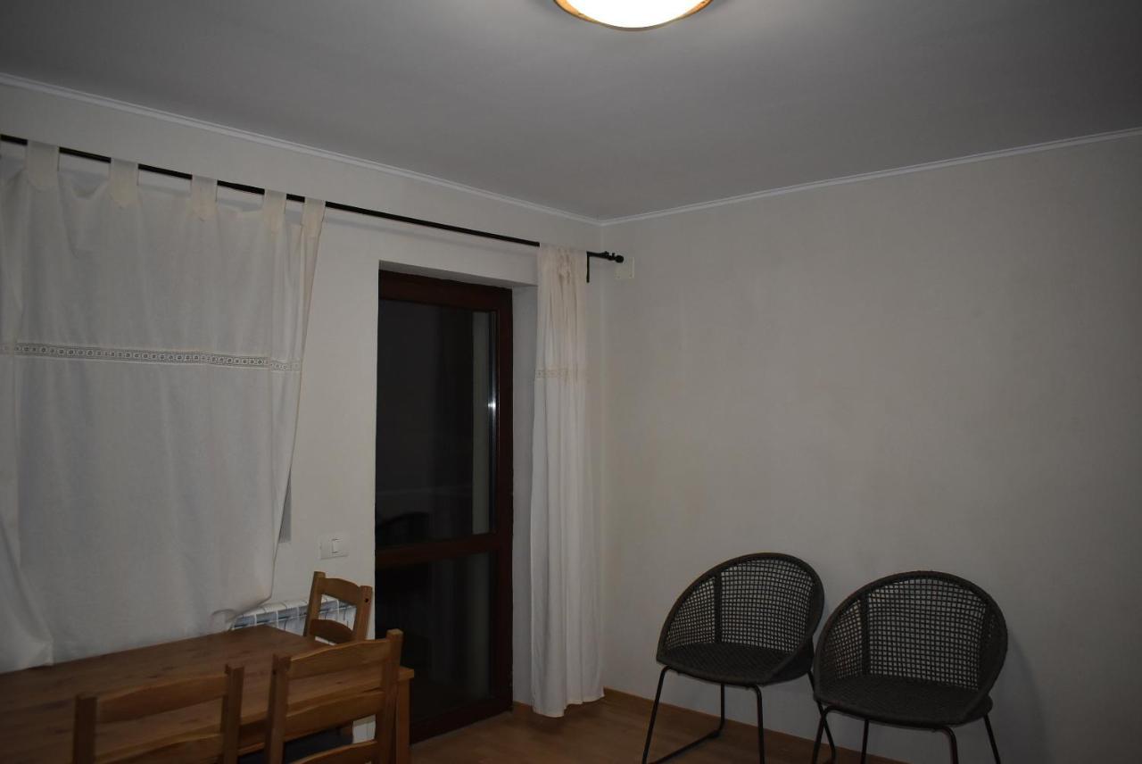 Capra Cu Trei Iezi Apartment *