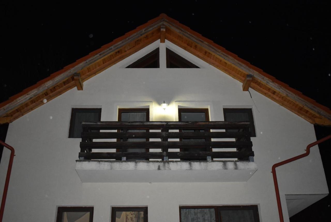 Capra Cu Trei Iezi Sinaia