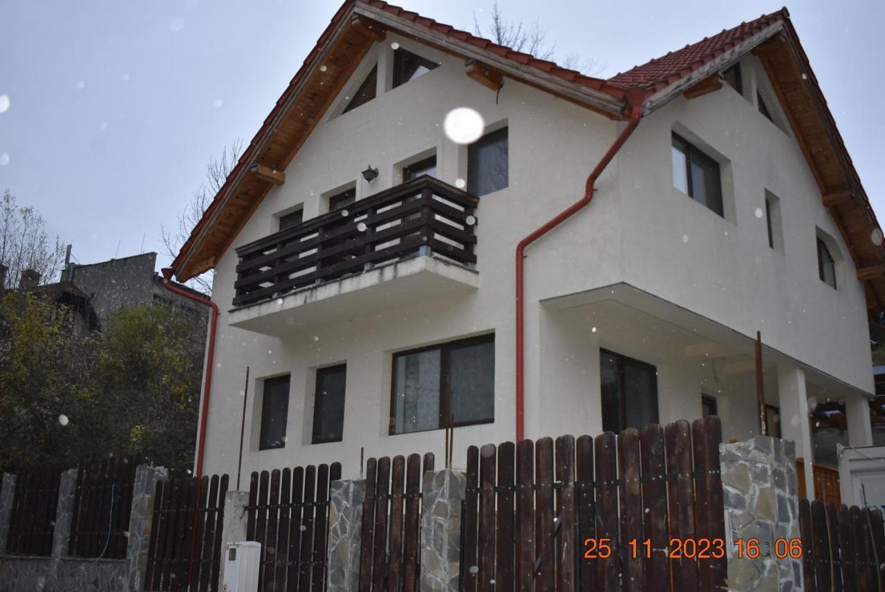 Capra Cu Trei Iezi Sinaia