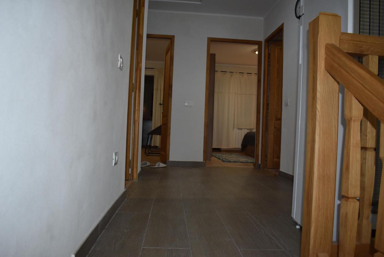 Capra Cu Trei Iezi
