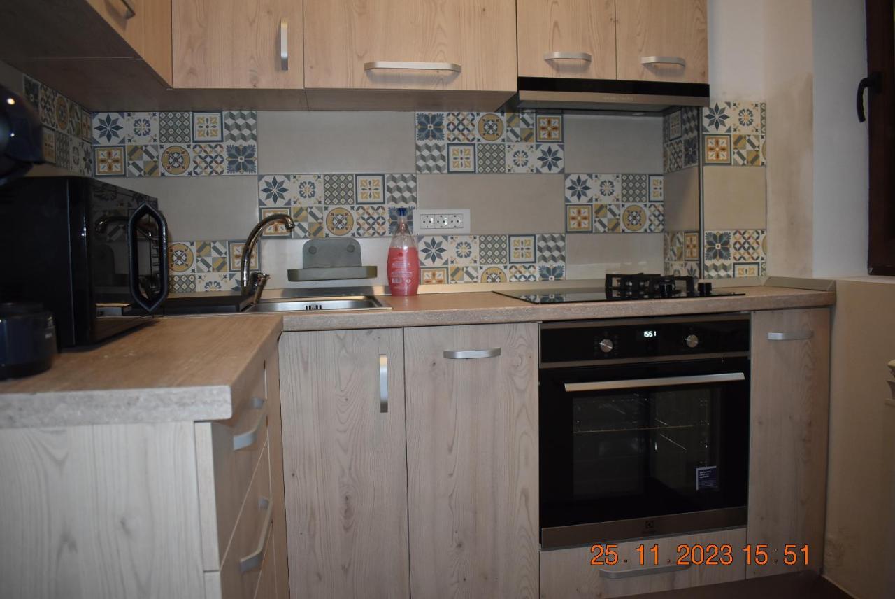 Capra Cu Trei Iezi Apartment