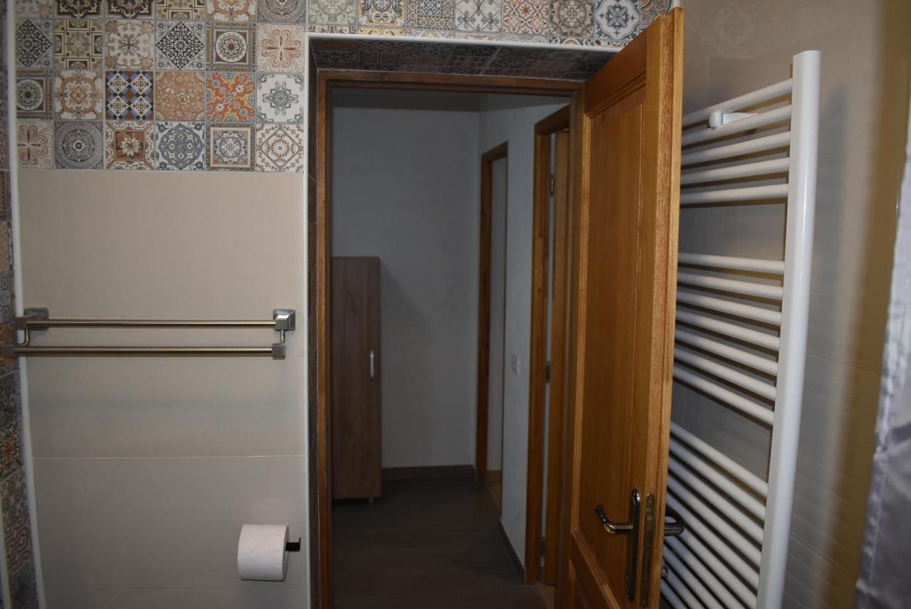 Capra Cu Trei Iezi Apartment