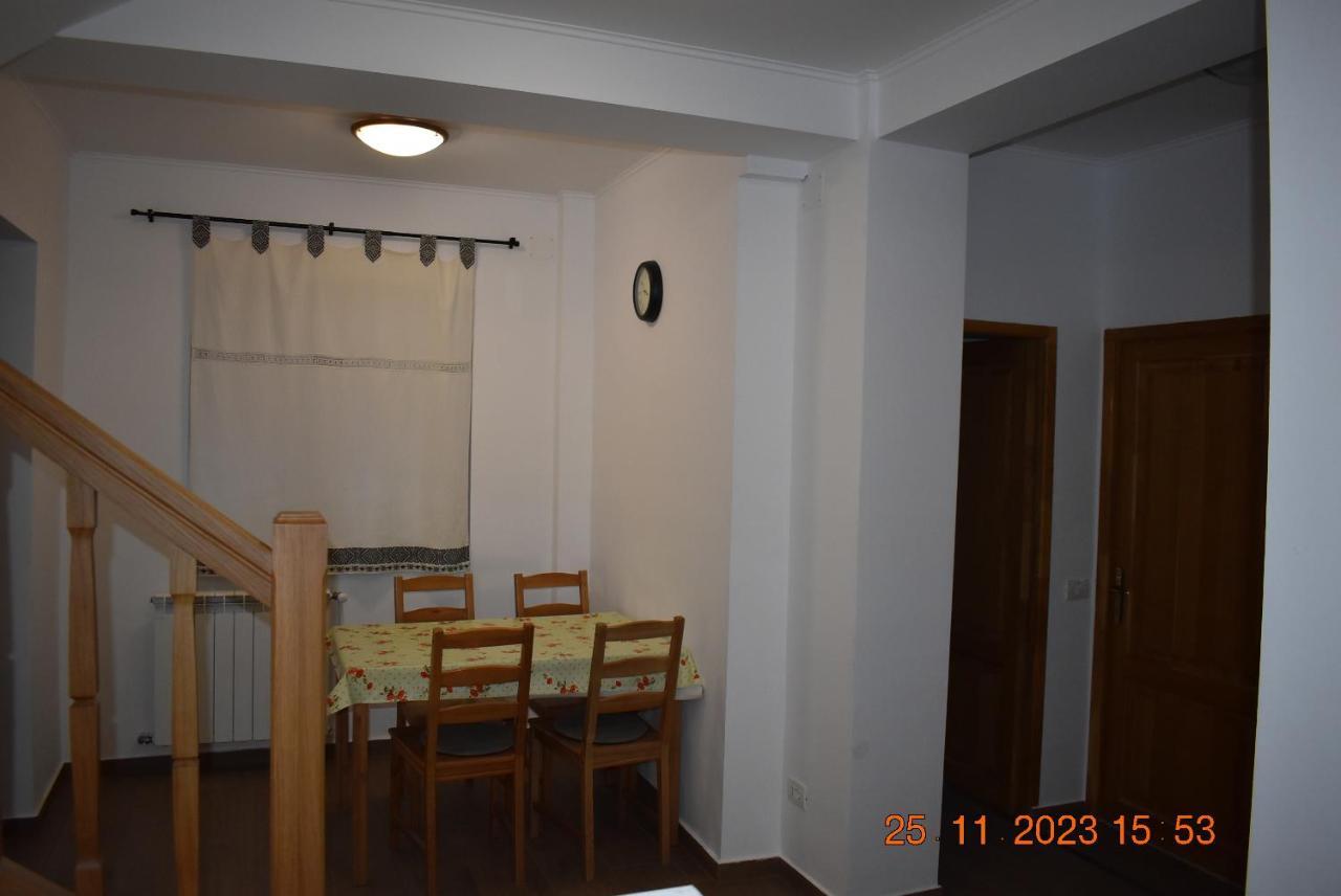 Capra Cu Trei Iezi Apartment Sinaia