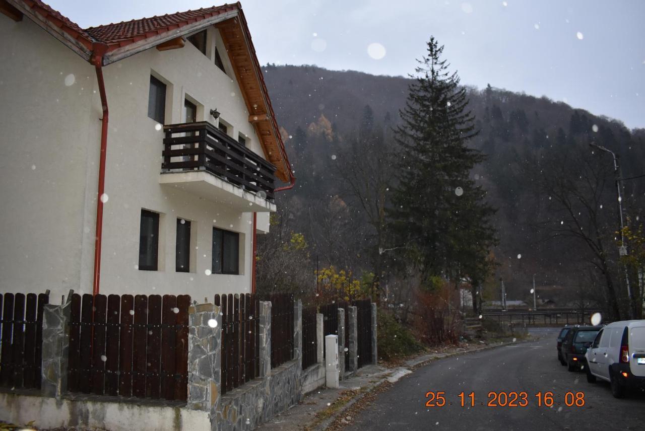 Capra Cu Trei Iezi