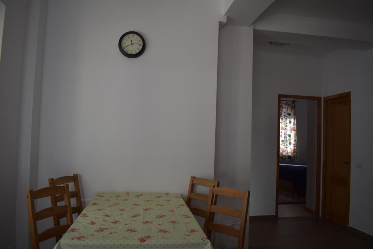 Capra Cu Trei Iezi