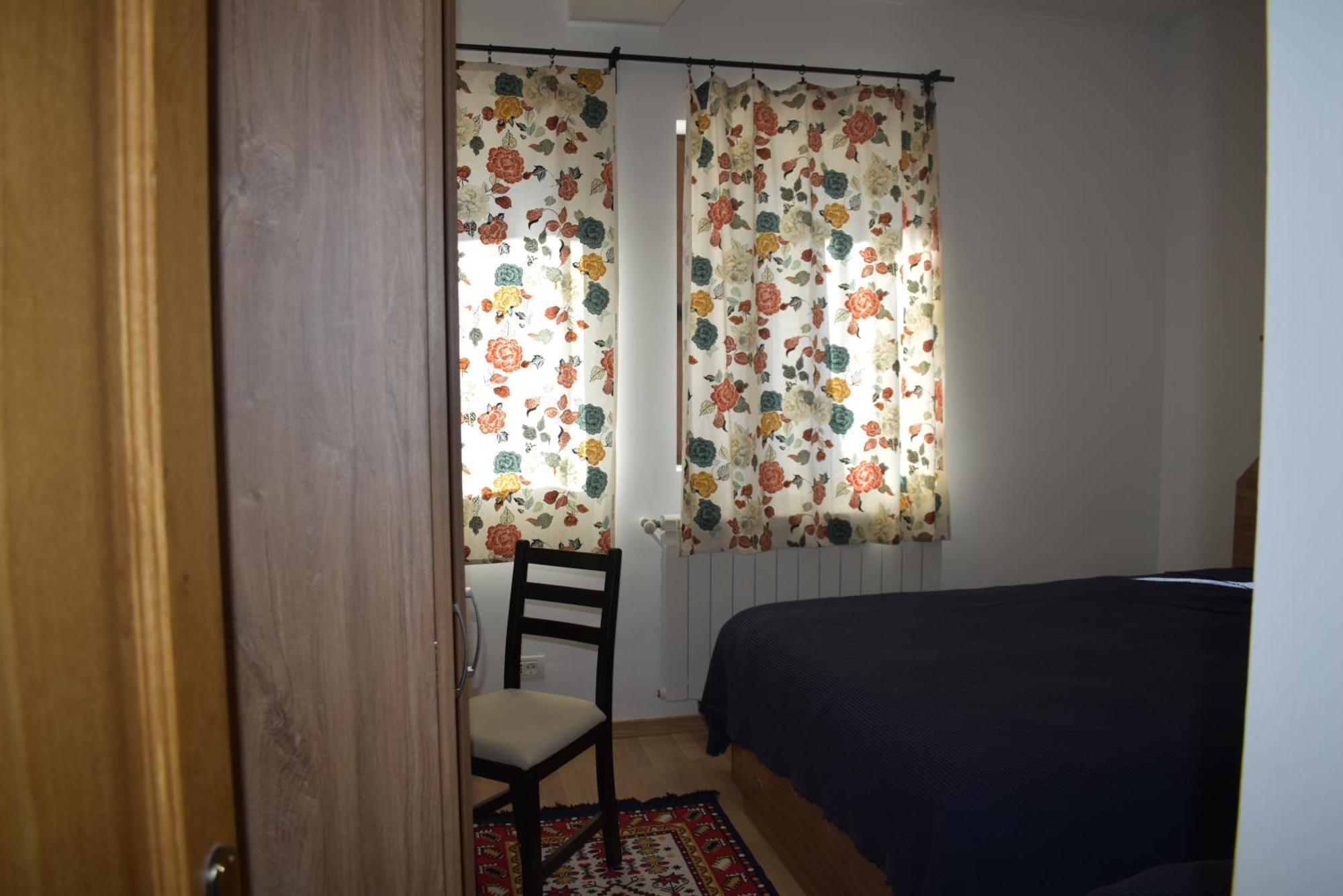 Capra Cu Trei Iezi Apartment *