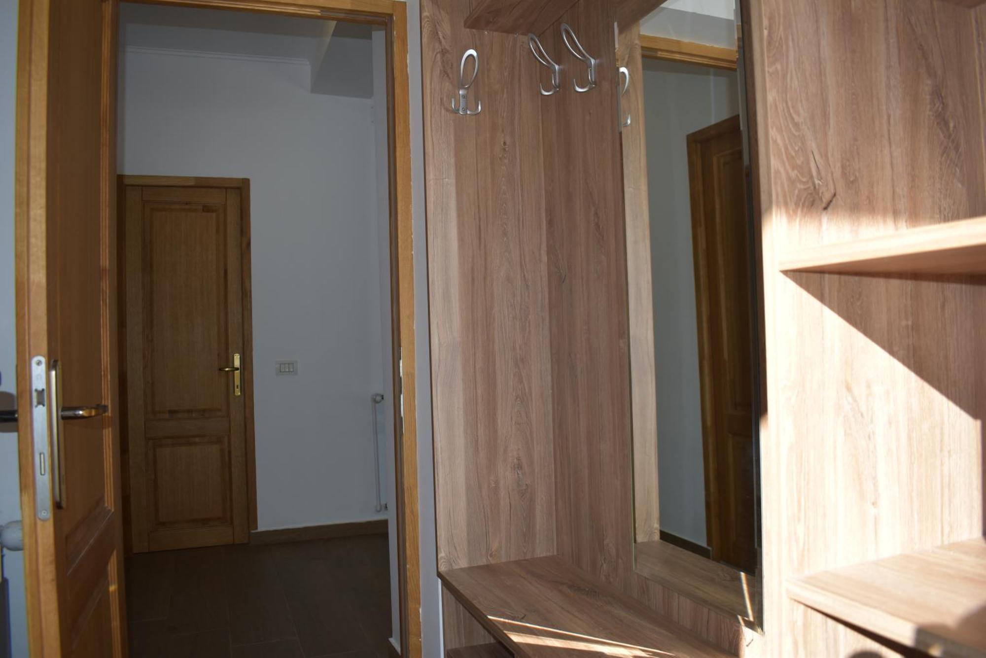Capra Cu Trei Iezi Apartment