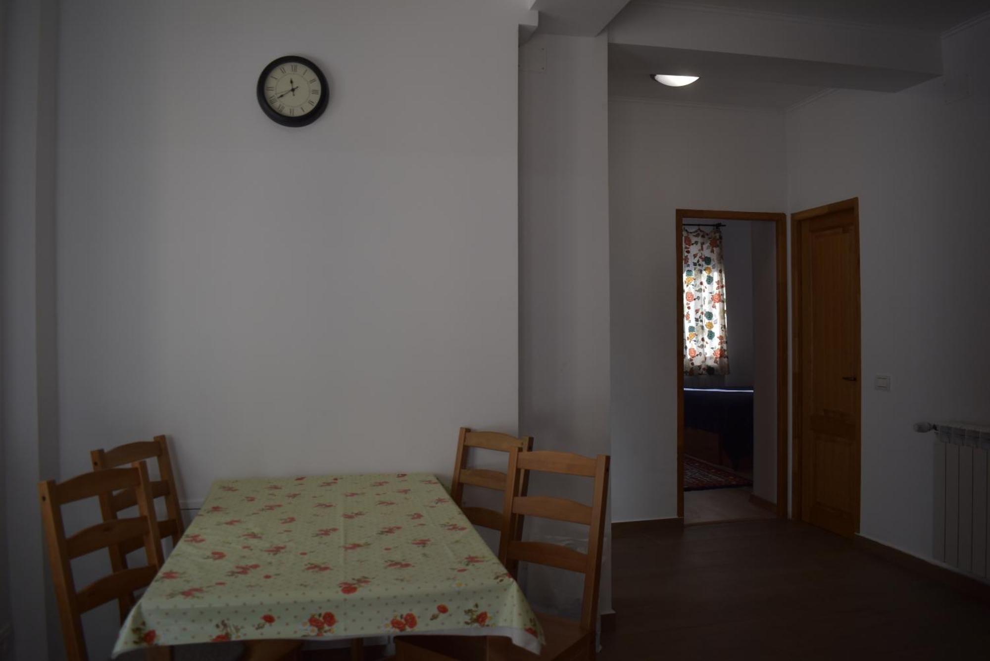 Capra Cu Trei Iezi