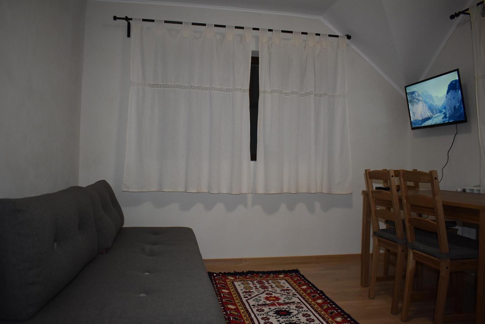 Capra Cu Trei Iezi Apartment *